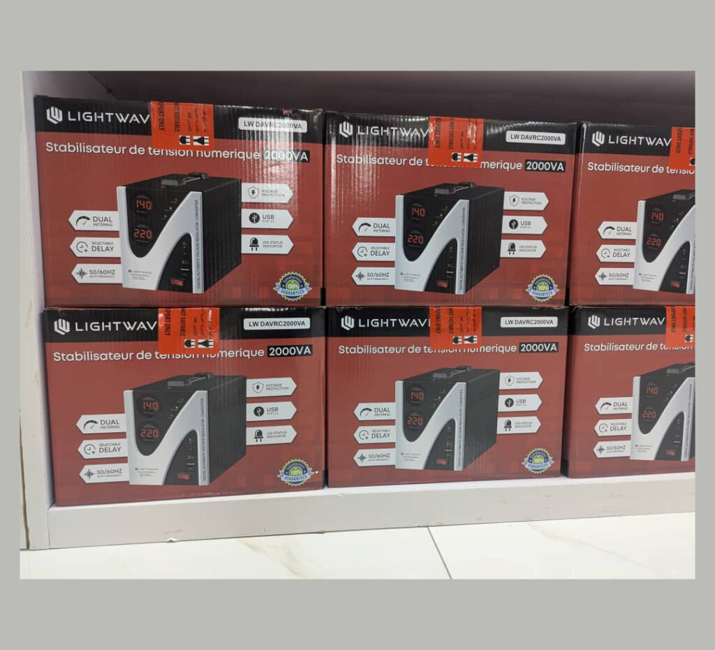 Light Wave LW DAVR-2000VA USB – Régulateur automatique de tension | 2000 VA