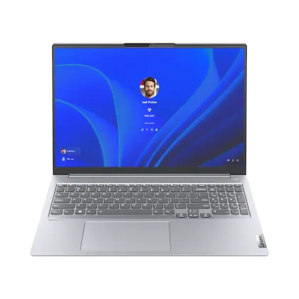 Ordinateur portable Lenovo ThinkBook 16 G6 ABP de 16 pouces ouvert, coloris gris, vue de trois quarts